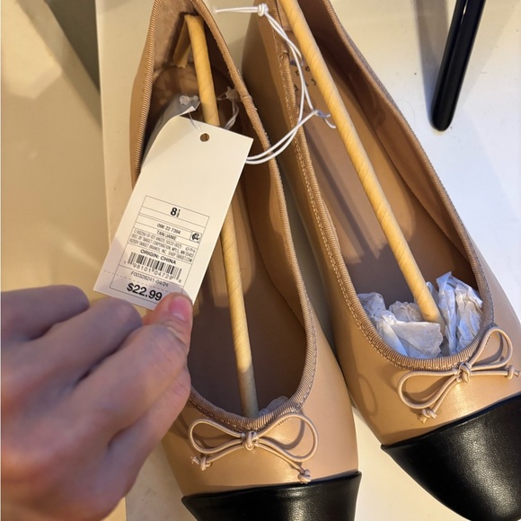 A New Day Beige and Black Flats - Picture 2 of 3